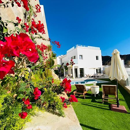 Dream Villa With Heated Pool, Rooftop & Ocean Views Моган Экстерьер фото
