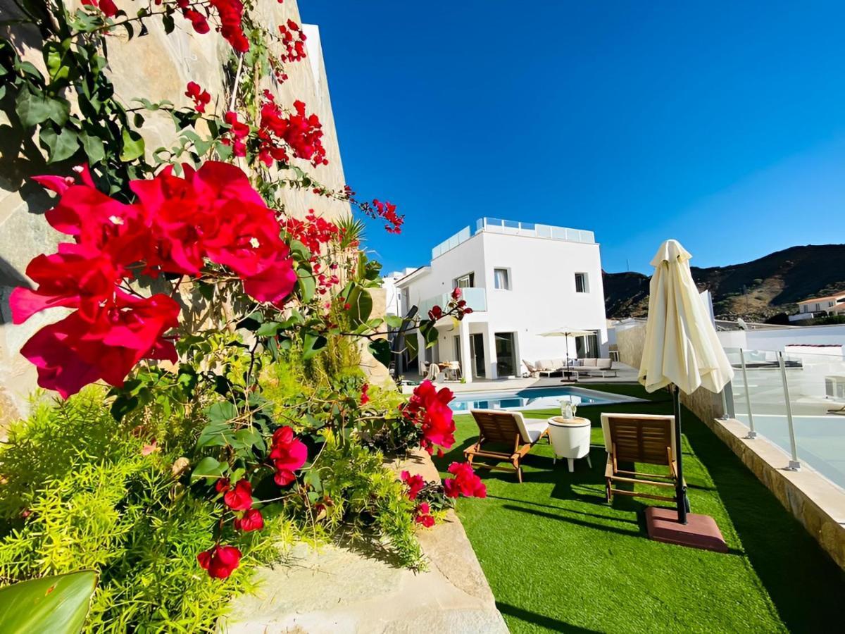 Dream Villa With Heated Pool, Rooftop & Ocean Views Моган Экстерьер фото
